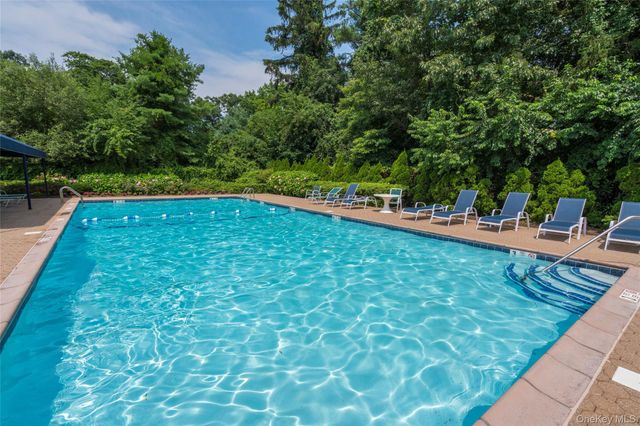 46 Hunting Hollow Court, Dix Hills, NY 11746