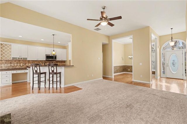 522 Chestnut Walk, Canton, GA 30114