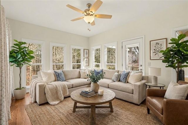 522 Chestnut Walk, Canton, GA 30114