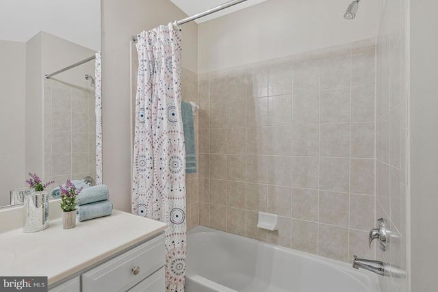 13783 HENRY POND CT, Chantilly, VA 20151