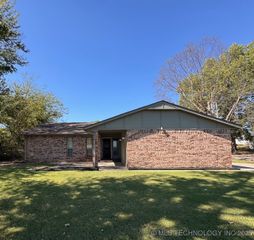 901 S Anthony Street, Muskogee, OK 74403