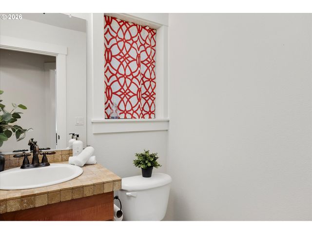 16383 Se MERGANSER Ct, Milwaukie, OR 97267