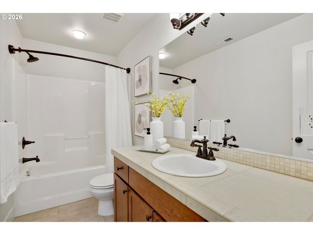 16383 Se MERGANSER Ct, Milwaukie, OR 97267