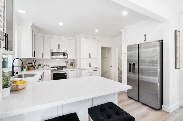 904 Larkspur Drive, Burlingame, CA 94010