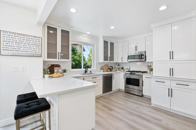 904 Larkspur Drive, Burlingame, CA 94010