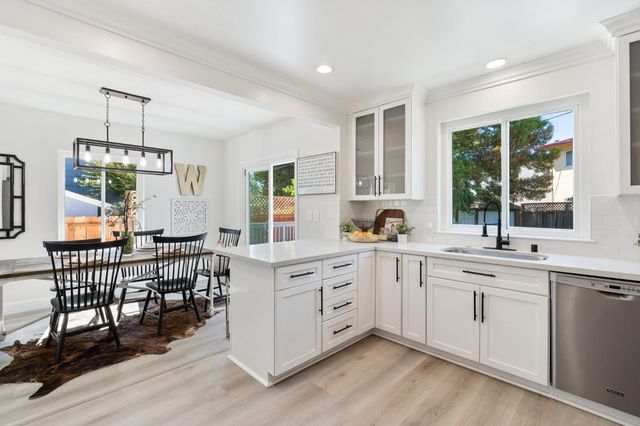 904 Larkspur Drive, Burlingame, CA 94010