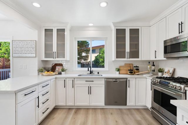 904 Larkspur Drive, Burlingame, CA 94010