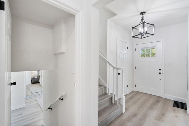 904 Larkspur Drive, Burlingame, CA 94010