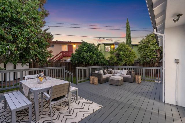 904 Larkspur Drive, Burlingame, CA 94010