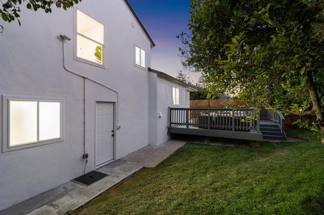 904 Larkspur Drive, Burlingame, CA 94010