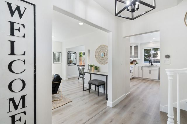 904 Larkspur Drive, Burlingame, CA 94010