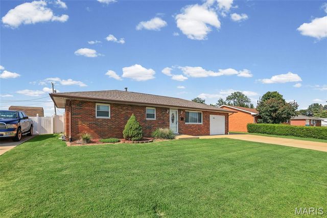 2713 Angela Drive, Granite City, IL 62040