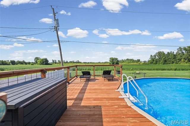 2713 Angela Drive, Granite City, IL 62040