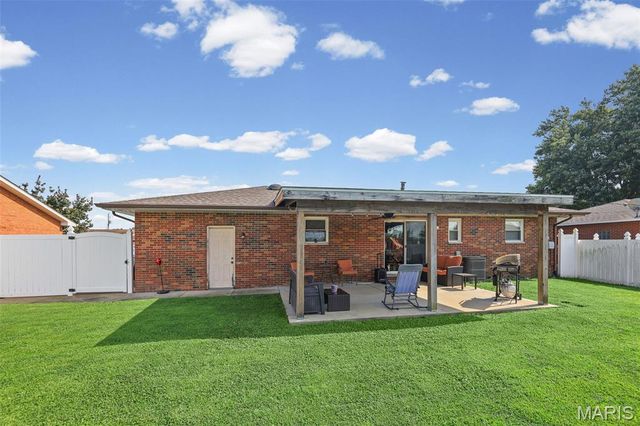 2713 Angela Drive, Granite City, IL 62040