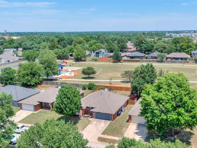 917 Goshawk Drive, Norman, OK 73072