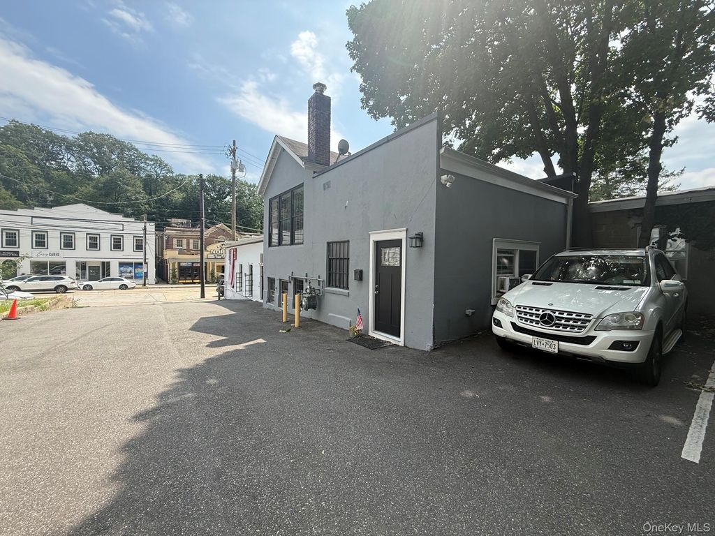 251 Main, Northport, NY 11768 — photo 3