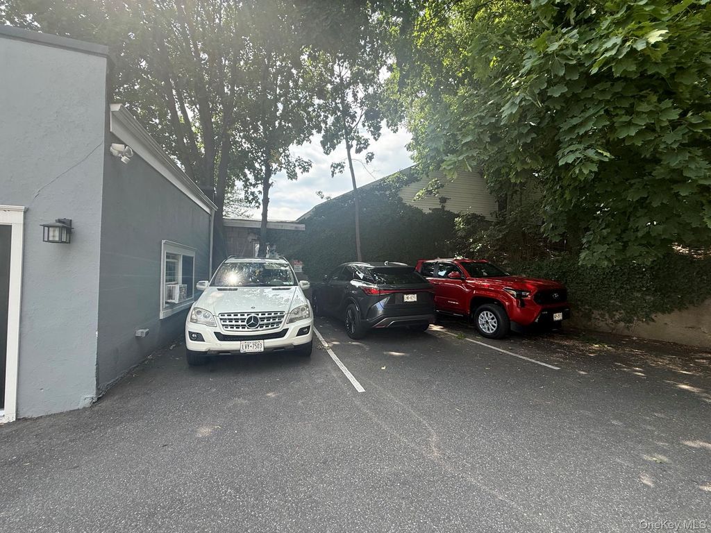 251 Main, Northport, NY 11768 — photo 4