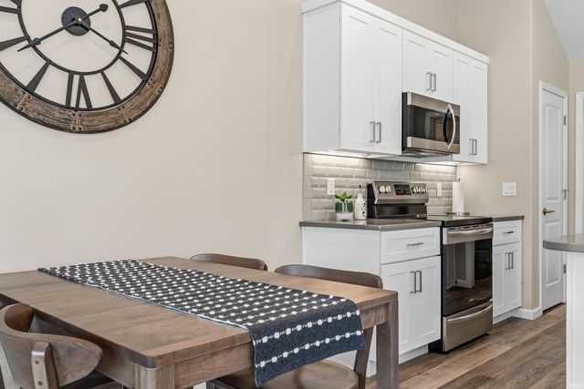 9337 Colchester Terrace, Fort Wayne, IN 46825