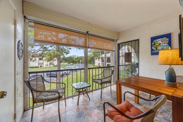 5861 La Paseos Drive D-2, Greenacres, FL 33463