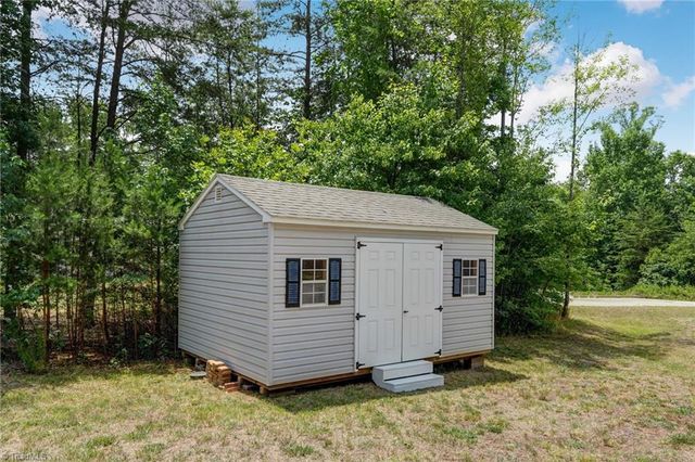 157 Delia Run, Madison, NC 27025