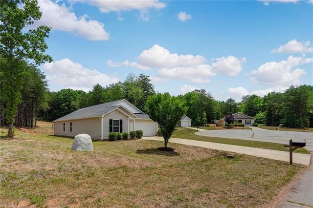 157 Delia Run, Madison, NC 27025