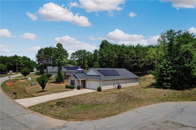 157 Delia Run, Madison, NC 27025