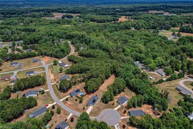 157 Delia Run, Madison, NC 27025