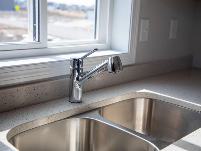 212 Lionheart Drive, Horace, ND 58047