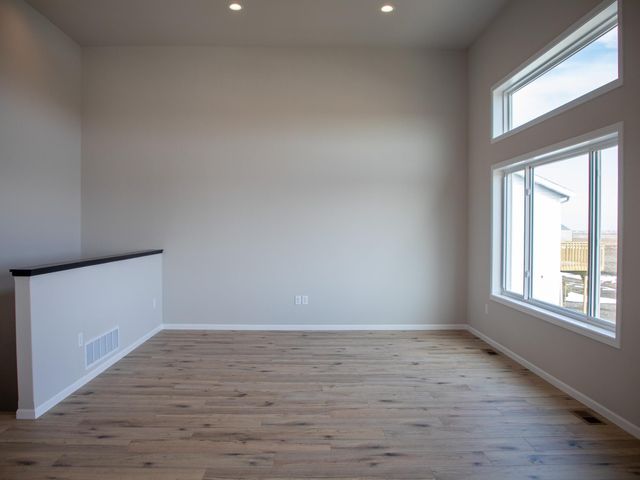 212 Lionheart Drive, Horace, ND 58047