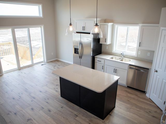 212 Lionheart Drive, Horace, ND 58047