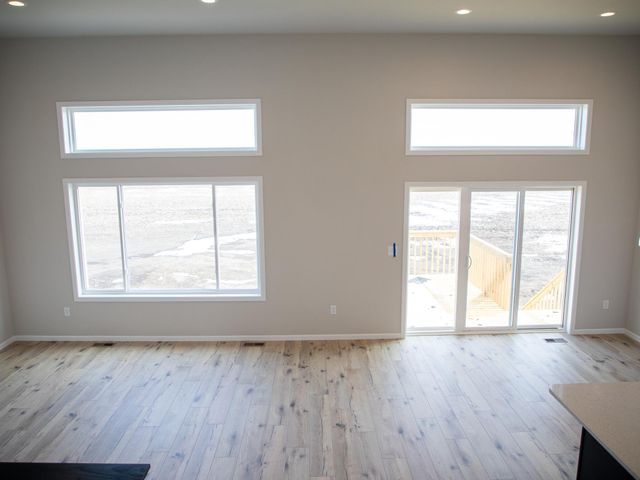 212 Lionheart Drive, Horace, ND 58047