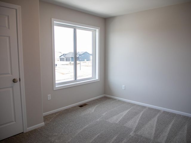 212 Lionheart Drive, Horace, ND 58047