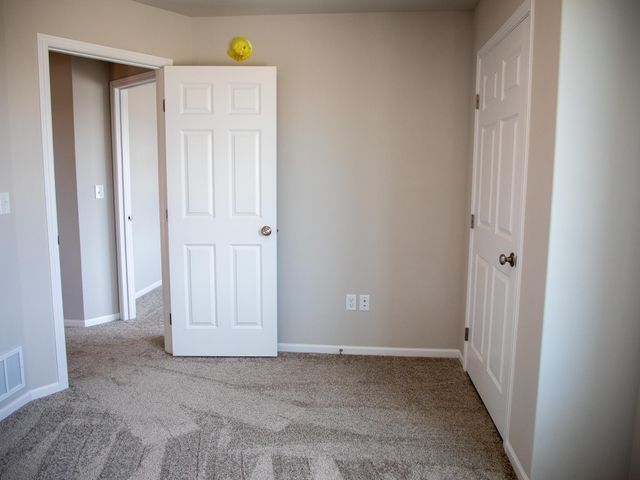 212 Lionheart Drive, Horace, ND 58047