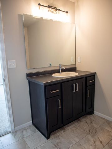 212 Lionheart Drive, Horace, ND 58047