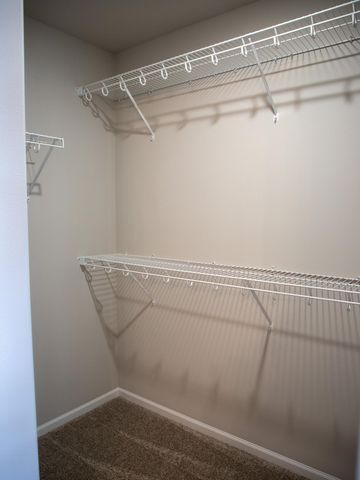 212 Lionheart Drive, Horace, ND 58047