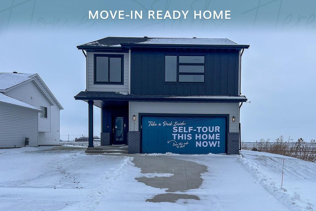 212 Lionheart Drive, Horace, ND 58047