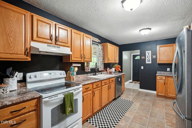 9639 Cumberland Road, Pound, VA 24279