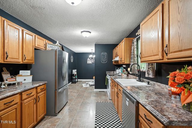 9639 Cumberland Road, Pound, VA 24279