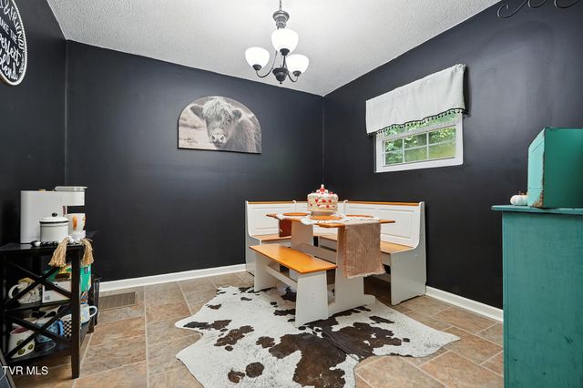 9639 Cumberland Road, Pound, VA 24279