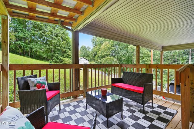9639 Cumberland Road, Pound, VA 24279