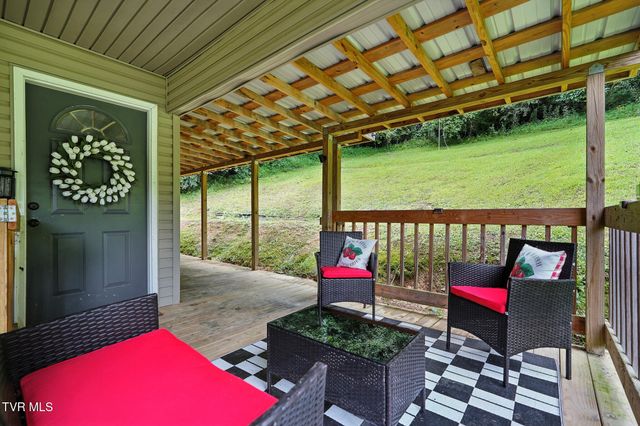 9639 Cumberland Road, Pound, VA 24279