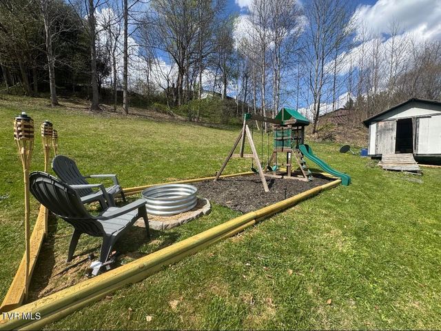 9639 Cumberland Road, Pound, VA 24279