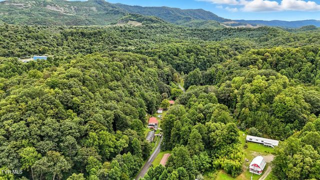 9639 Cumberland Road, Pound, VA 24279