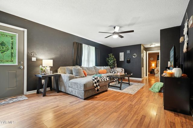 9639 Cumberland Road, Pound, VA 24279
