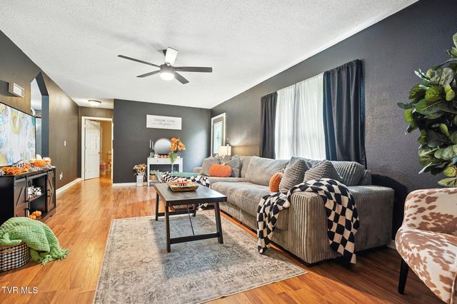 9639 Cumberland Road, Pound, VA 24279