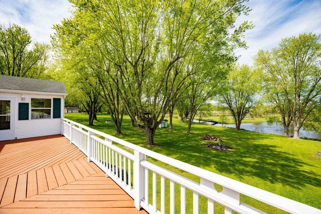 W8919 Ripley Road, Cambridge, WI 53523