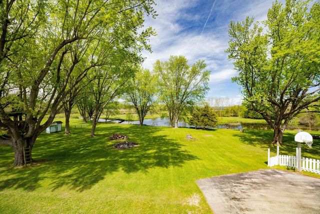 W8919 Ripley Road, Cambridge, WI 53523
