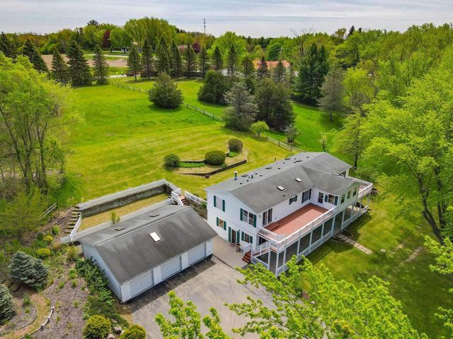W8919 Ripley Road, Cambridge, WI 53523