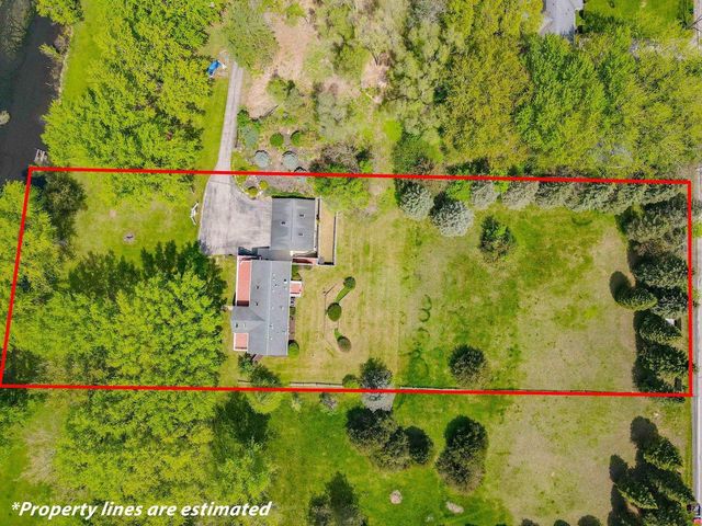 W8919 Ripley Road, Cambridge, WI 53523