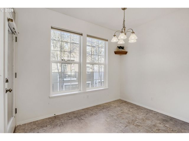 857 Ne CADEN Ave, Hillsboro, OR 97124